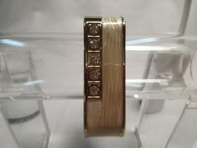 pulseira bracelete de metal quadrado resinado bege e dourado