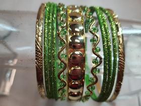 pulseira bracelete de metal verde e dourado brilhante, kit 11pç