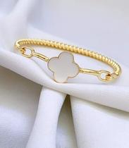 Pulseira Bracelete Feminino com Pingente Flor trevo Verde Folheado Ouro dourado Inspiração Blogueira Virginia Pulseira Bracelete Feminino com Pingente Flor trevo Verde Folheado Ouro dourado Inspiração Blogueira Virginia