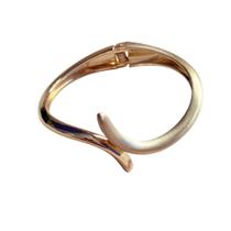 Pulseira Bracelete Fina com Pontas Dourado Fosco Pulseira Bracelete Fina com Pontas Dourado Fosco