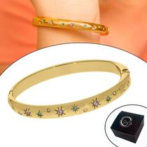 Pulseira Bracelete Oval Sol com Cristais Coloridos 68mm Semijoia Banhado a Ouro Pulseira Bracelete Oval Sol com Cristais Coloridos 68mm Semijoia Banhado a Ouro