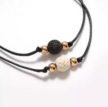 Pulseira Casal Fecho Detalhes Dourado Pedra Redonda Bolinha Preta Branca