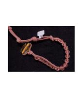 Pulseira Chan Lou de cristal e cordão rosa.