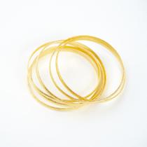 Pulseira Cigana Lisa 7 Cm Com 6 Argolas Douradas Em Metal