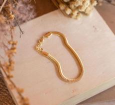 Pulseira Cobra. Dourada, semi jóia.