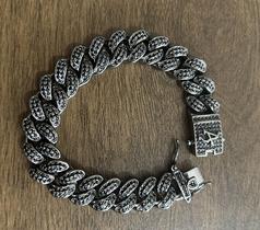 Pulseira Cuban Cravejada Ouro Negro- 12mm - 17.7cm - Aporro Pulseira Cuban Cravejada Ouro Negro- 12mm - 17.7cm - Aporro