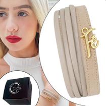 Pulseira de Couro Trançado Nude Feminina Ajustável Pingente Fé Dourado
