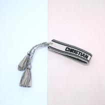 Pulseira de Letras com Borla Ajustável Tecido Artesanal Unissex Moda Masculina e Feminina Pulseira de Letras com Borla Ajustável Tecido Artesanal Unissex Moda Masculina e Feminina