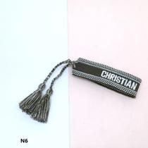 Pulseira de Tecido com Letras Bordadas Ajustável, Artesanal e Unissex