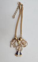 Pulseira dourada de nossa senhora aparecida com berloques