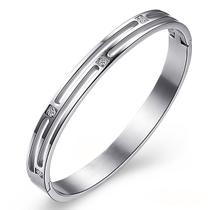 Pulseira elegante em ouro rosa com detalhes em cristal