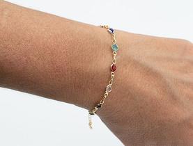 Pulseira Elos Intercalados com Zircônias Pequenas Coloridas Banhada em Ouro 18K Pulseira Elos Intercalados com Zircônias Pequenas Coloridas Banhada em Ouro 18K
