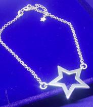 Pulseira Elos Português Com Estrela Prata 925 Peso 2.76 Gramas Pulseira 20 Cm x 2 mm Estrela 28 mm Pulseira Elos Português Com Estrela Prata 925 Peso 2.76 Gramas Pulseira 20 Cm x 2 mm Estrela 28 mm