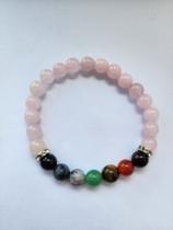 Pulseira em pedras naturais quartzo rosa 8mm com 7 chackras