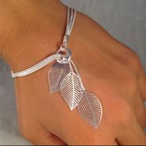 Pulseira em Prata 925 com Detalhes de Folhas Vazadas Delicadeza e Elegância Atemporal