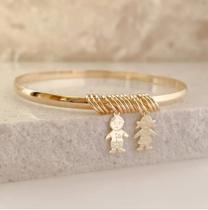 Pulseira Escrava Com Coração Bnhada a Ouro 18k Semi Joias Com 2 Bonecos Pulseira Escrava Com Coração Bnhada a Ouro 18k Semi Joias Com 2 Bonecos