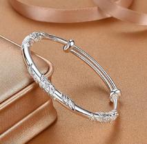 Pulseira Feminina Ajustável Prata 925 com Detalhes Florais Joia Delicada e Sofisticada Pulseira Feminina Ajustável Prata 925 com Detalhes Florais Joia Delicada e Sofisticada