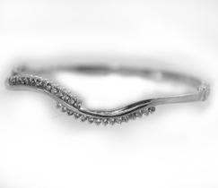 Pulseira Feminina Rígida em Prata 925 com Zircônias Pulseira Feminina Rígida em Prata 925 com Zircônias
