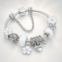 Pulseira Infantil com Berloques de Prata Cor Branca