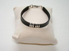Pulseira Masculina Tira de Couro com 2 Detalhes Centrais