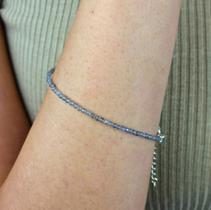 Pulseira Minimalista Facetada de Labradorita e Fecho em Prata 925 - Consciência e Espiritualidade Pulseira Minimalista Facetada de Labradorita e Fecho em Prata 925 - Consciência e Espiritualidade