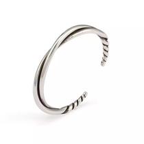 Pulseira Mobius feita à mão em prata para homens, corda torcida tailandesa O Pulseira Mobius feita à mão em prata para homens, corda torcida tailandesa O