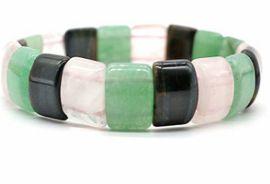 Pulseira multicolorida com miçangas de pedra com quartzo rosa e olho de tigre