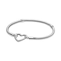 Pulseira Pandora Moments Heart Clasp Snake Chain em prata 925