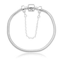 Pulseira Para Berloques com Trava de Segurança Banhada a Prata 925 Pulseira Para Berloques com Trava de Segurança Banhada a Prata 925