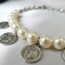 Pulseira pérolas com medalha de são bento - aço inoxidável