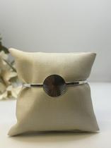 Pulseira Rígida com Círculo Texturizado Banhada a Prata Pulseira Rígida com Círculo Texturizado Banhada a Prata