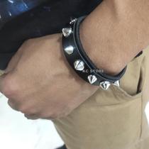 Pulseira Spike bracelete de rock roqueiro masculina feminina em material ecológico preto ajustável