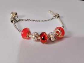 Pulseira Vermelha e Prateada Estilo Pandore com Murano Vermelho e Pedras Brilhantes Pulseira Vermelha e Prateada Estilo Pandore com Murano Vermelho e Pedras Brilhantes