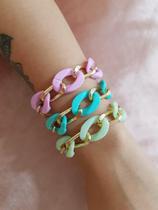 Pulseiras de Acrílico Colorido Banhado detalhes em dourado tendência Barbie Core Pulseiras de Acrílico Colorido Banhado detalhes em dourado tendência Barbie Core