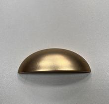 Puxador Concha De Sobrepor Lunar Gold Opaco 64mm JAD3535 - Jador Puxador Concha De Sobrepor Lunar Gold Opaco 64mm JAD3535 - Jador