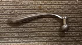 Puxador Mini Louva Deus de Níquel Escovado