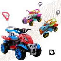 Quadriciclo Carrinho de Passeio Com Pedal Andador Infantil Com Empurrador Jipe Totoka Bebê Criança