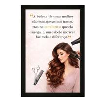 Quadro "A beleza de uma mulher não está apenas nos traços."