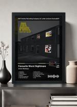 Quadro Arctic Monkeys Favourite Worst Ni. (Dark) Com Vidro Tamanho:21cm x 30cm (A4)