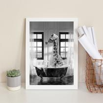 Quadro Banheiro Girafa Tomando Banho 33x24cm