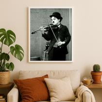 Quadro Charlie Chaplin Tocando Violino 45x34cm