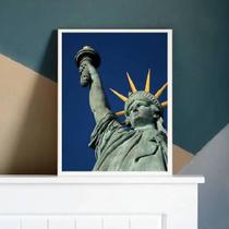 Quadro Colorido Estátua Da Liberdade 33X24 Com Vidro Branca - Quadros On-Line