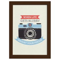 Quadro com Frase Câmera Vintage Moldura Marrom 22x32 Quadro com Frase Câmera Vintage Moldura Marrom 22x32