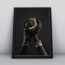 Quadro com moldura algemas e correntes dourada Quadro com moldura algemas e correntes dourada