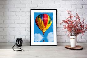 Quadro Com Moldura Balão Colorido Céu Azul