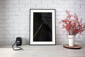 Quadro Com Moldura Folha Preta e Dourada
