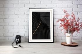 Quadro Com Moldura Folha Preta e Dourada