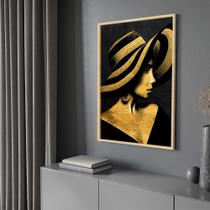 Quadro com Moldura Mulher Dourada Chapéu Decorativo Grande Sala Quarto Hall Escritório Cozinha Vertical Quadro com Moldura Mulher Dourada Chapéu Decorativo Grande Sala Quarto Hall Escritório Cozinha Vertical
