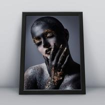 Quadro com moldura mulher make dourado Quadro com moldura mulher make dourado