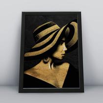 Quadro com molduraface mulher dourada chapeu Quadro com molduraface mulher dourada chapeu